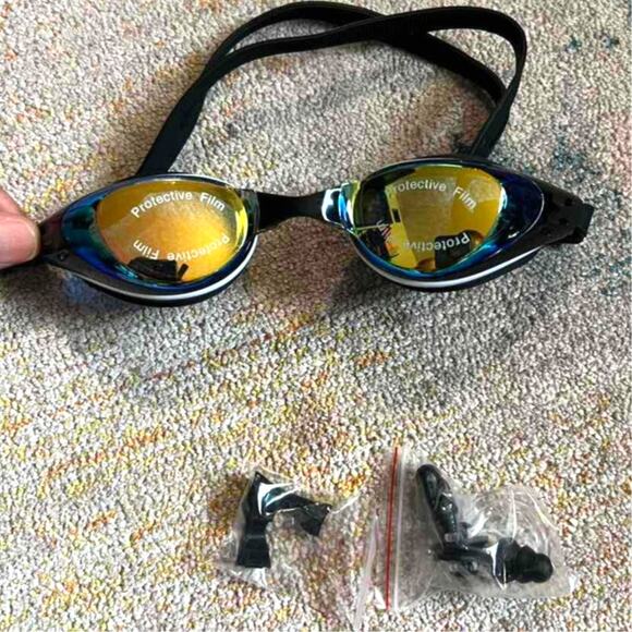 New UV Protection Swimming Goggles Adjustable Adult Nose Clips and Ear plugs - Picture 3 of 4